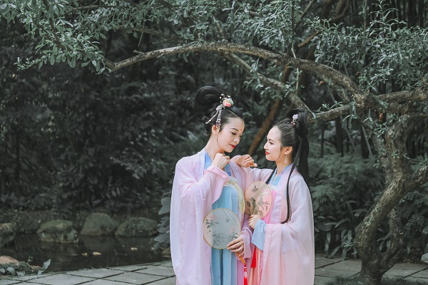 梦见自己穿越什么意思 梦见自己穿越预示什么