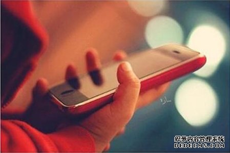 手机摆放位置测试你的人际关系