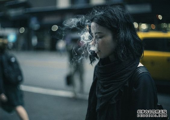 面对伪装者，你会选择揭下他的面具吗？