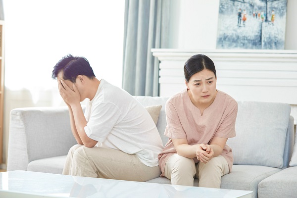 梦见自己出轨被抓预示什么 梦见自己出轨被抓有什么征兆