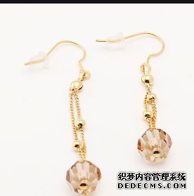 心理测试：如果要走红毯，你会戴哪双耳环？测出你未来是穷人